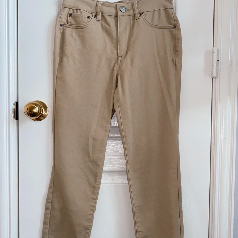 woman’s aeropostale khaki pants